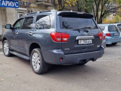 Сүрөт унаа Toyota Sequoia