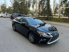 Photo of the vehicle Lexus ES