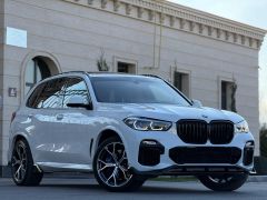 Photo of the vehicle BMW X5