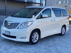 Photo of the vehicle Toyota Alphard