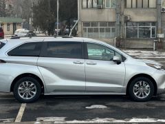 Photo of the vehicle Toyota Sienna