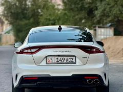 Сүрөт унаа Kia Stinger