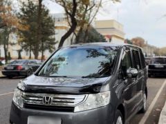 Фото авто Honda Stepwgn