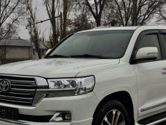 Photo of the vehicle Toyota Land Cruiser