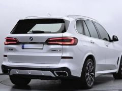 Photo of the vehicle BMW X5