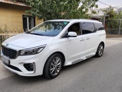 Photo of the vehicle Kia Carnival