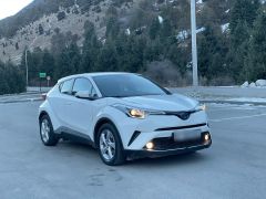 Сүрөт унаа Toyota C-HR