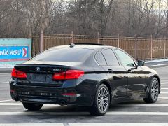 Photo of the vehicle BMW 5 Series