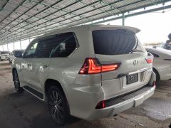 Photo of the vehicle Lexus LX