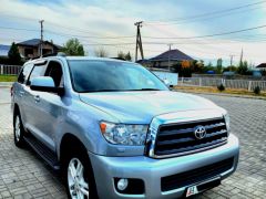 Фото авто Toyota Sequoia