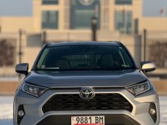 Сүрөт унаа Toyota RAV4