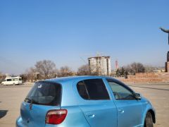 Сүрөт унаа Toyota Vitz