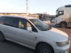 Сүрөт унаа Mitsubishi Chariot