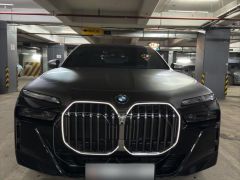 Photo of the vehicle BMW 7 Series