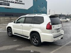 Photo of the vehicle Lexus GX