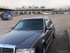 Сүрөт унаа Mercedes-Benz W124