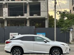 Photo of the vehicle Lexus RX