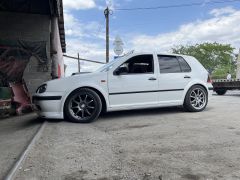 Сүрөт унаа Volkswagen Golf GTI