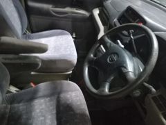 Сүрөт унаа Nissan Serena