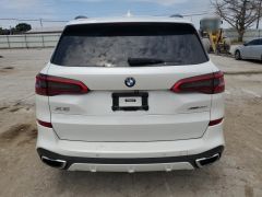 Photo of the vehicle BMW X5