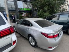 Photo of the vehicle Lexus ES