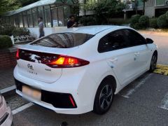 Photo of the vehicle Hyundai IONIQ