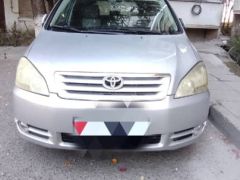 Фото авто Toyota Avensis Verso