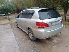 Сүрөт унаа Toyota Avensis Verso