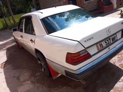 Сүрөт унаа Mercedes-Benz W124