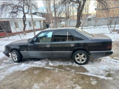 Сүрөт унаа Mercedes-Benz W124