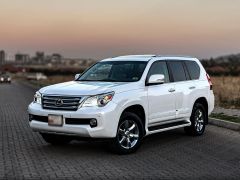 Photo of the vehicle Lexus GX