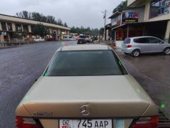 Photo of the vehicle Mercedes-Benz W124