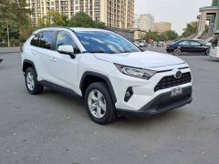 Сүрөт унаа Toyota RAV4