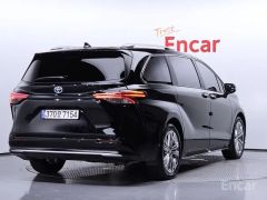 Фото авто Toyota Sienna