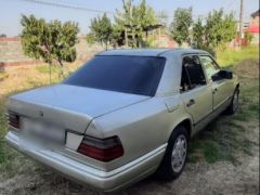 Сүрөт унаа Mercedes-Benz W124