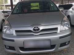 Сүрөт унаа Toyota Corolla Verso