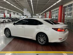 Photo of the vehicle Lexus ES