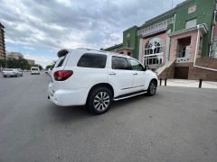 Фото авто Toyota Sequoia