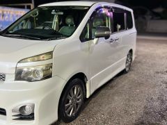 Фото авто Toyota Voxy