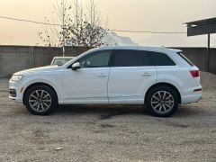 Photo of the vehicle Audi Q7