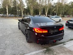 Photo of the vehicle BMW M5