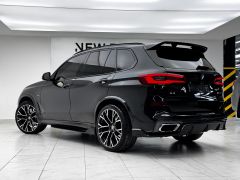 Photo of the vehicle BMW X5