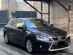 Photo of the vehicle Lexus CT