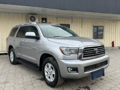 Фото авто Toyota Sequoia