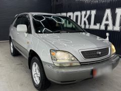 Сүрөт унаа Toyota Harrier