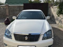 Photo of the vehicle Toyota Crown