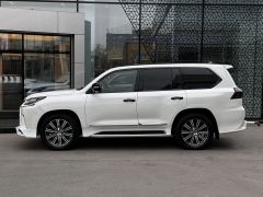 Photo of the vehicle Lexus LX