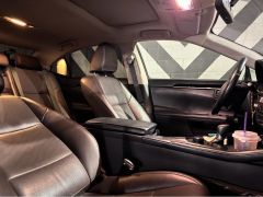 Photo of the vehicle Lexus ES