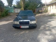 Сүрөт унаа Mercedes-Benz W124