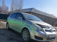 Сүрөт унаа Toyota Corolla Verso